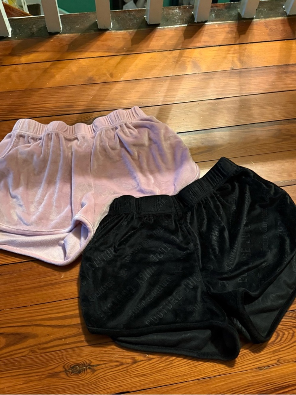Juicy Couture Velvet Sleep Shorts 2 Pieces Pajama Set